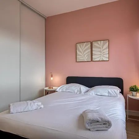 Apartment La Des 3 Tours - Spacieux 3 *