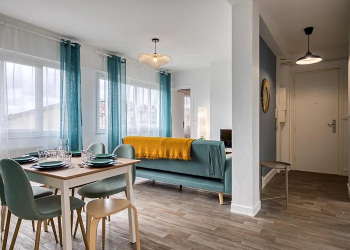 La Des 3 Tours Spacieux 3